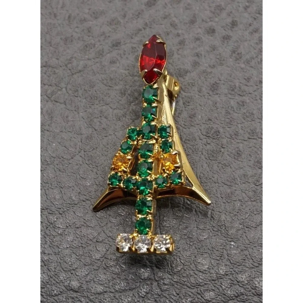 Vintage Christmas Tree Brooch Red Crystal Green Rhinestone Gold Tone Modernist